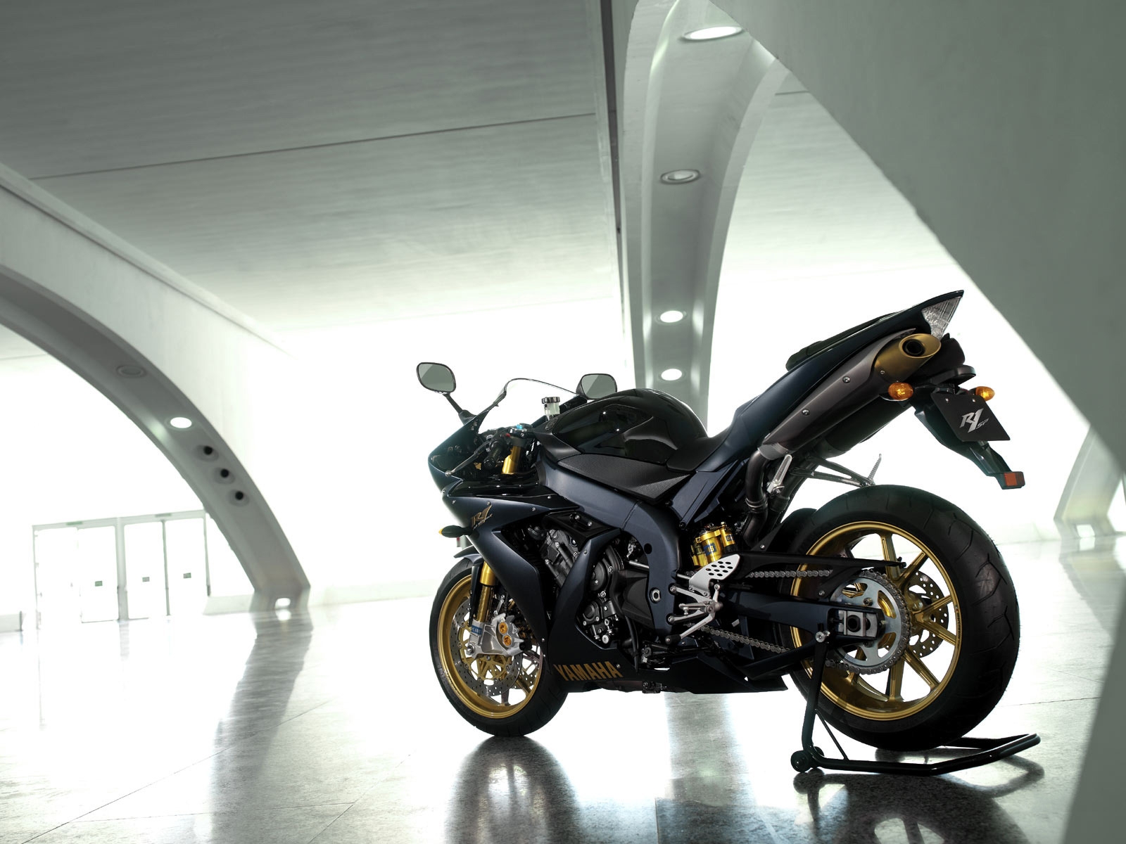 Yamaha YZF R1SP for 1600 x 1200 resolution