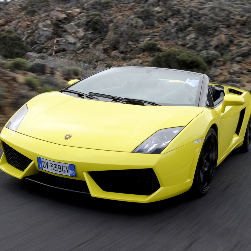 Yellow Lamborghini Gallardo LP560 4 Spyder  for 1024 x 1024 iPad resolution