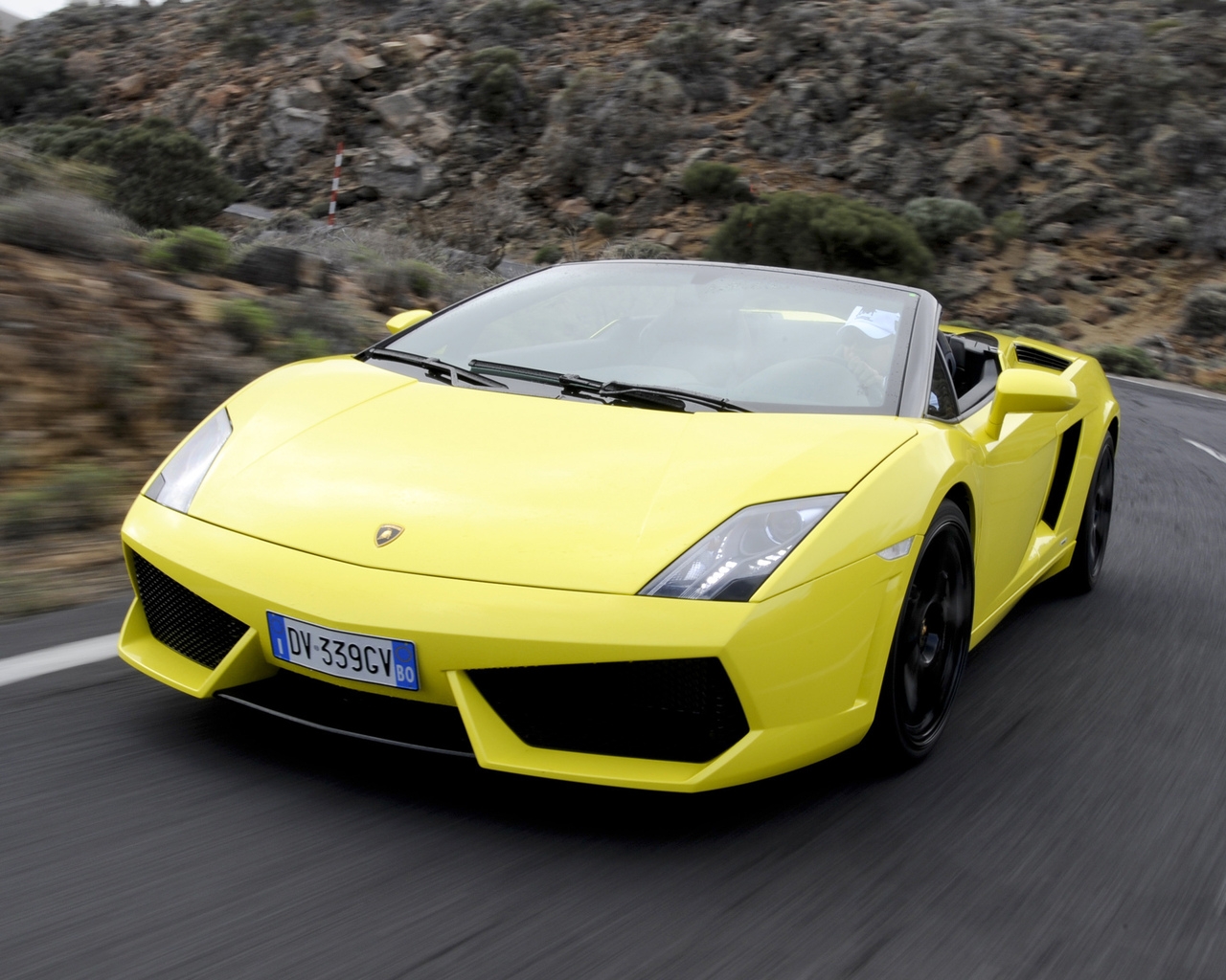 Yellow Lamborghini Gallardo LP560 4 Spyder  for 1280 x 1024 resolution