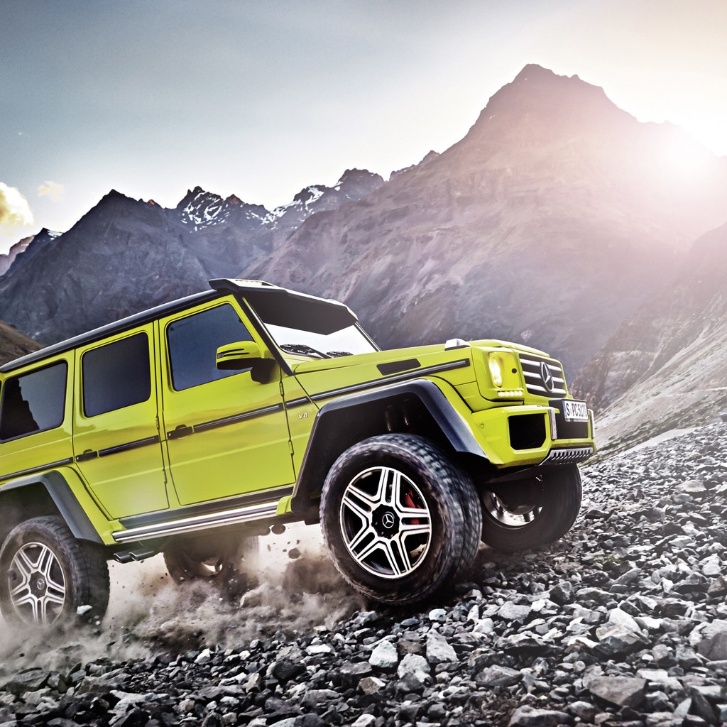 Yellow Mercedes Benz G Class 201 for 1024 x 1024 iPad resolution