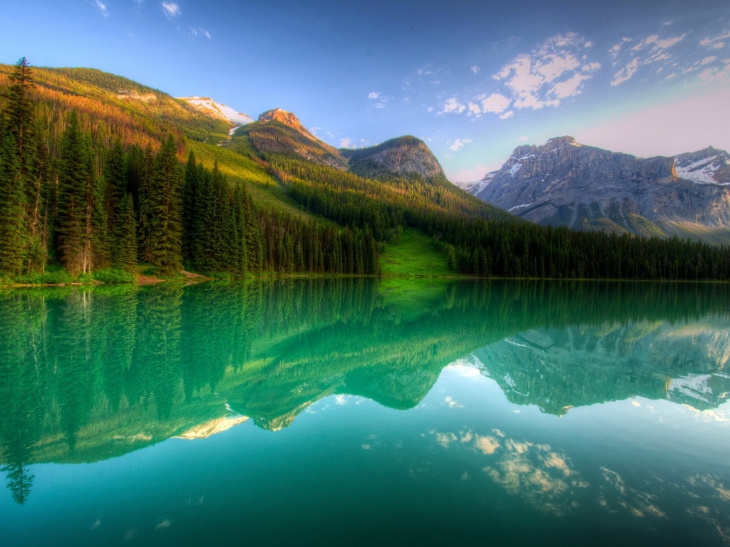 Yoho Lake Canada for 1024 x 768 resolution