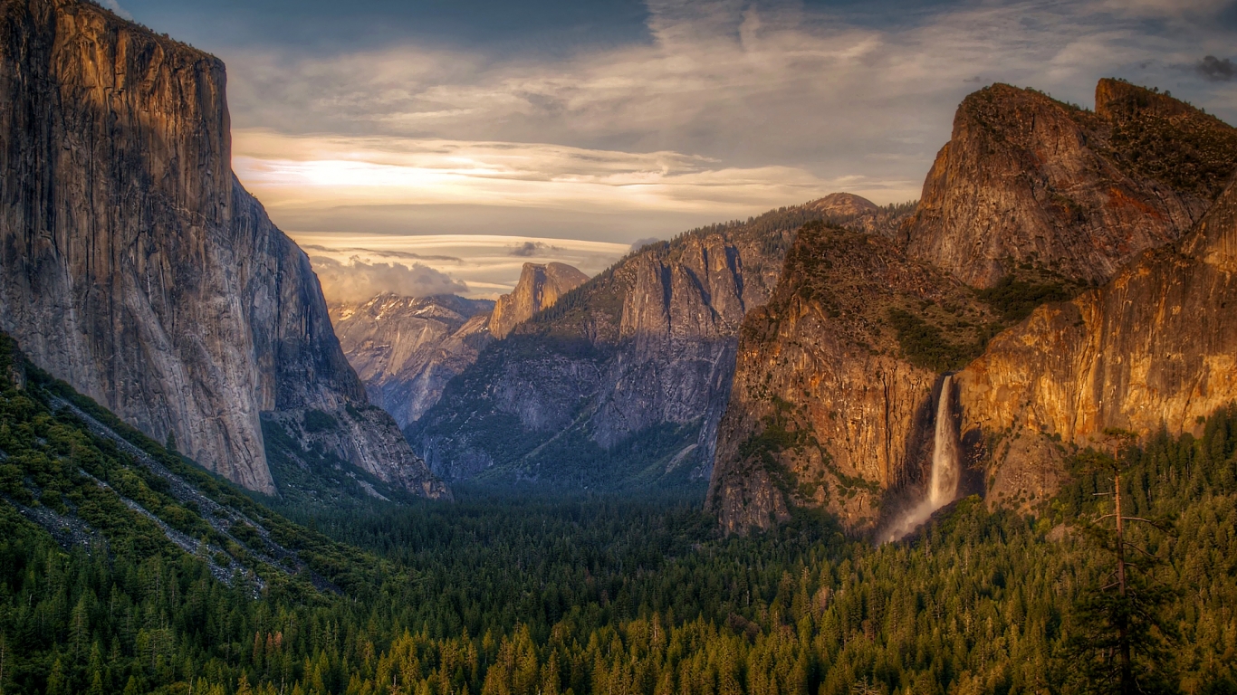Yosemite National Park Landscape for 1366 x 768 HDTV resolution