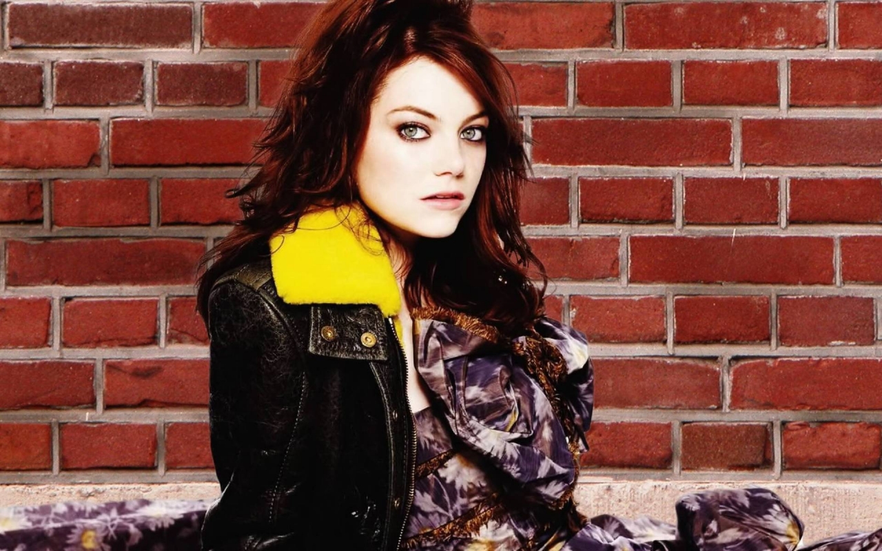 Young Emma Stone for 1280 x 800 widescreen resolution