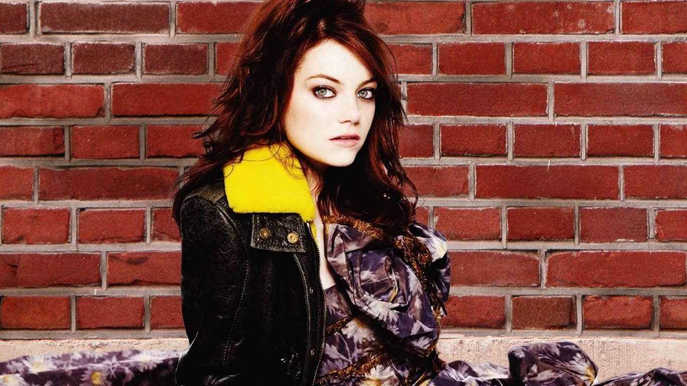 Young Emma Stone for 1366 x 768 HDTV resolution
