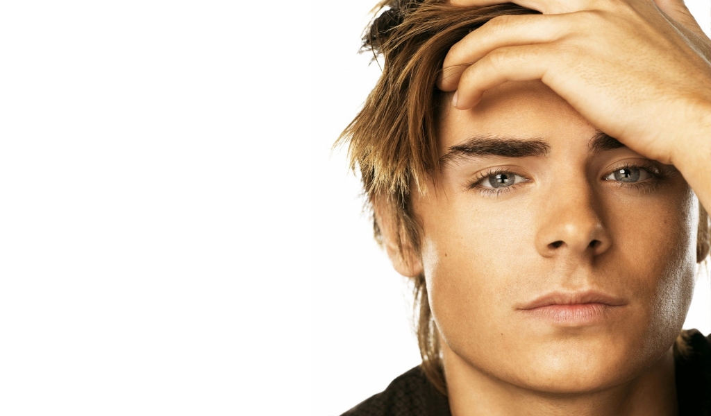 Zac Efron for 1024 x 600 widescreen resolution