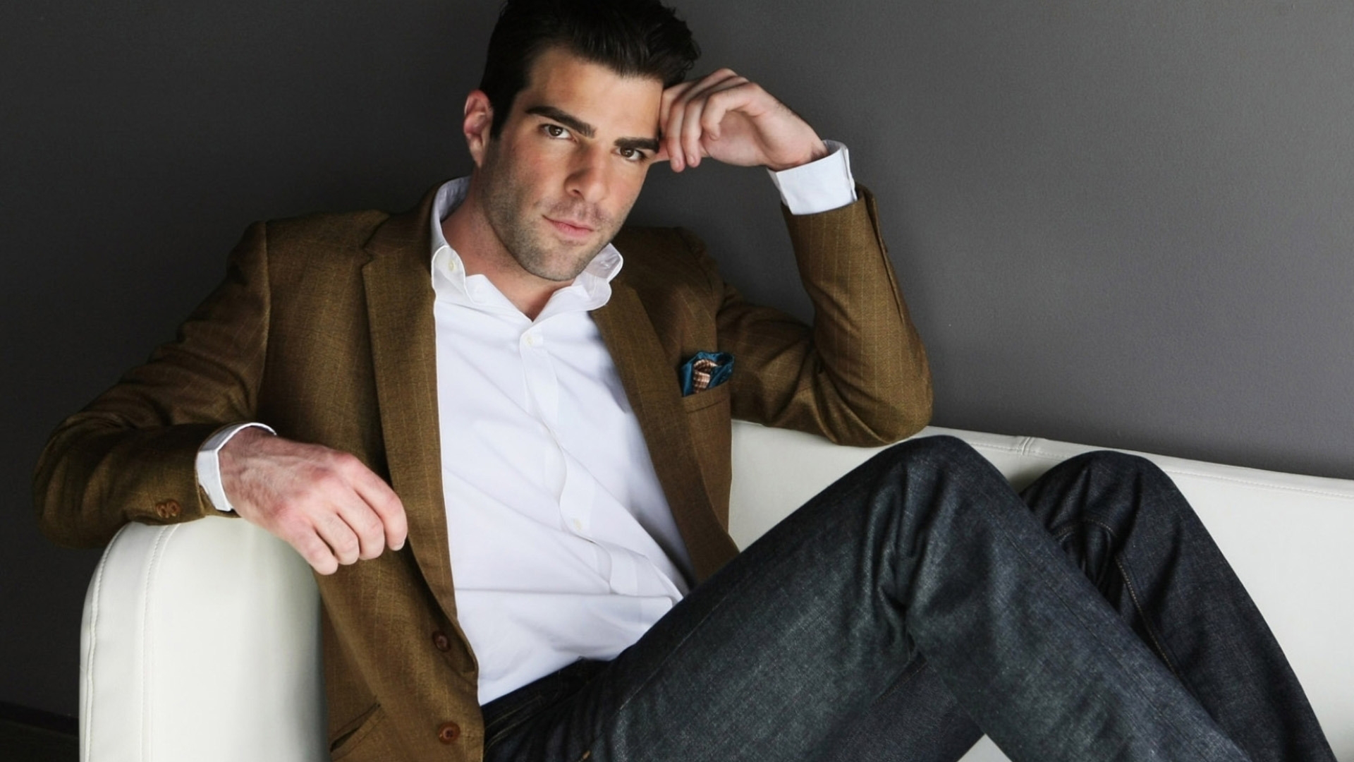 Zachary Quinto for 1920 x 1080 HDTV 1080p resolution