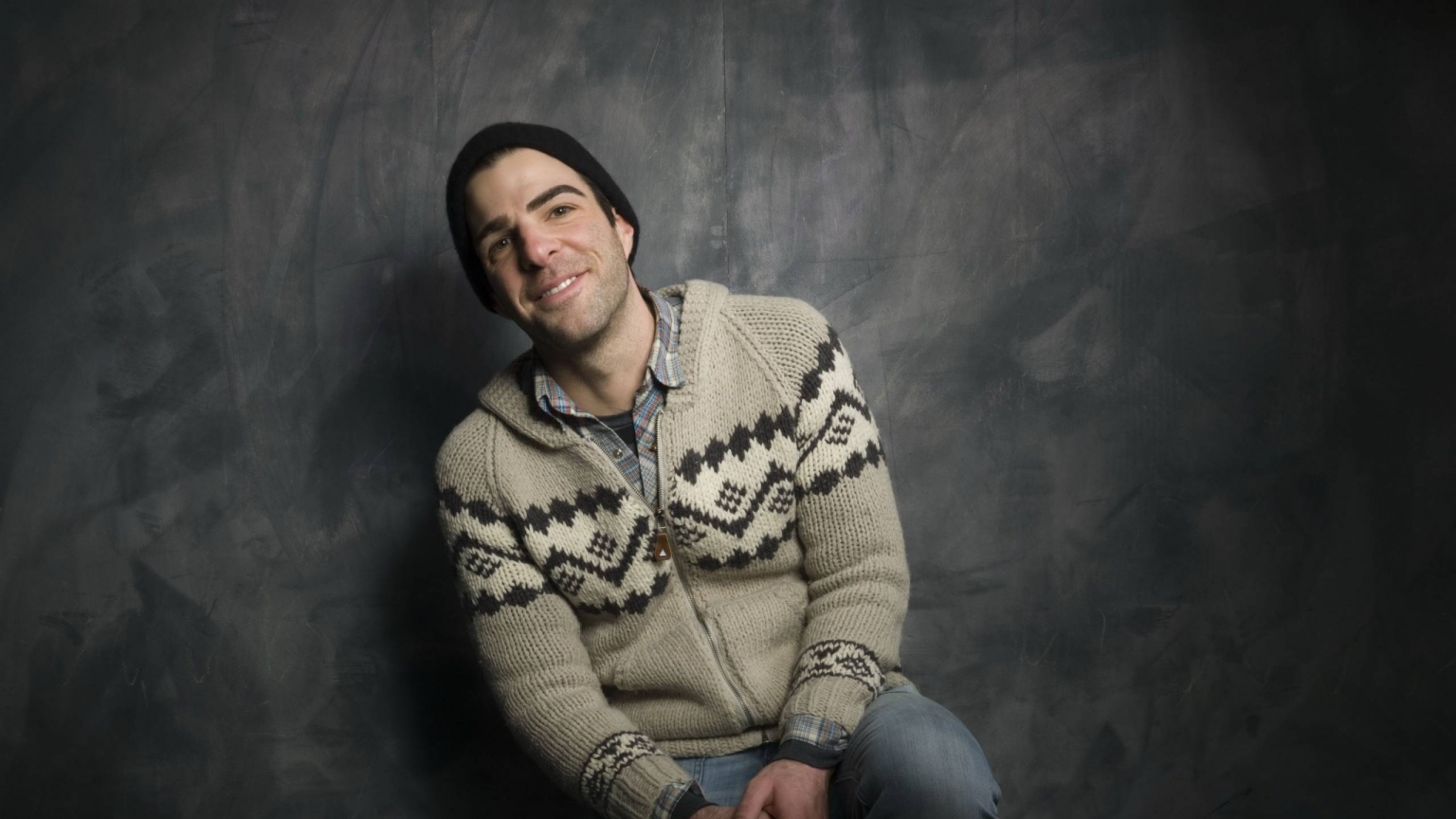 Zachary Quinto Smiling for 1536 x 864 HDTV resolution