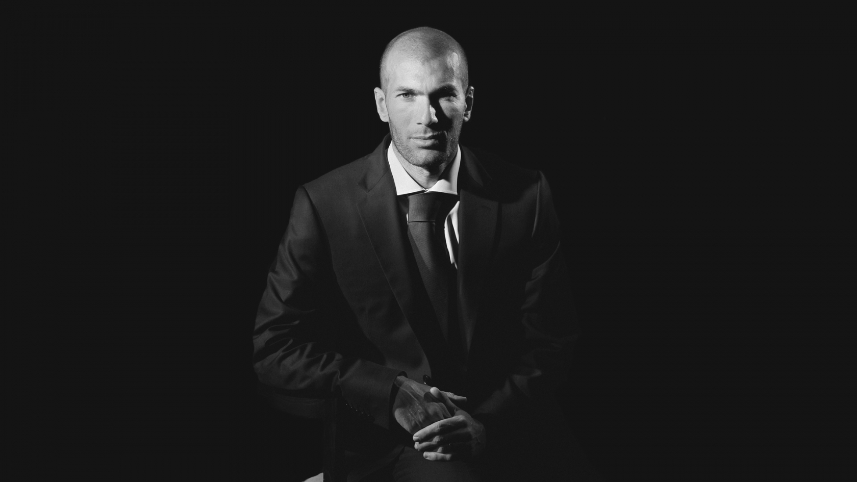 Zinedine Zidane Black and White for 1680 x 945 HDTV resolution